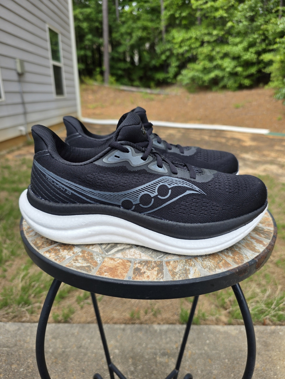 Saucony Triumph 23 S11023-200 Black/White Running Shoes Women's Size 8.5 Worn 5x